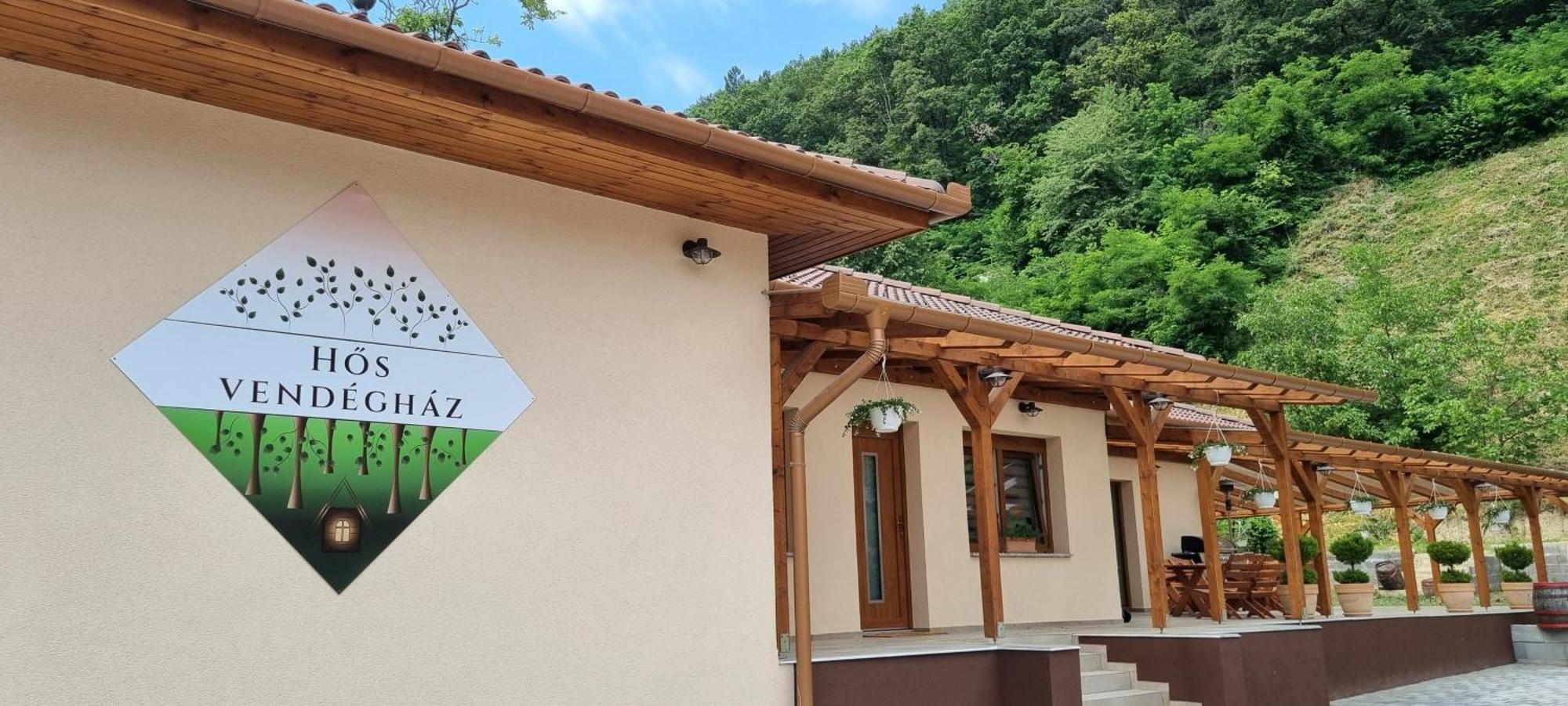 Vila Hos Vendeghaz -oenallo Vendeghaz, Mely Csak Az Oenoeke