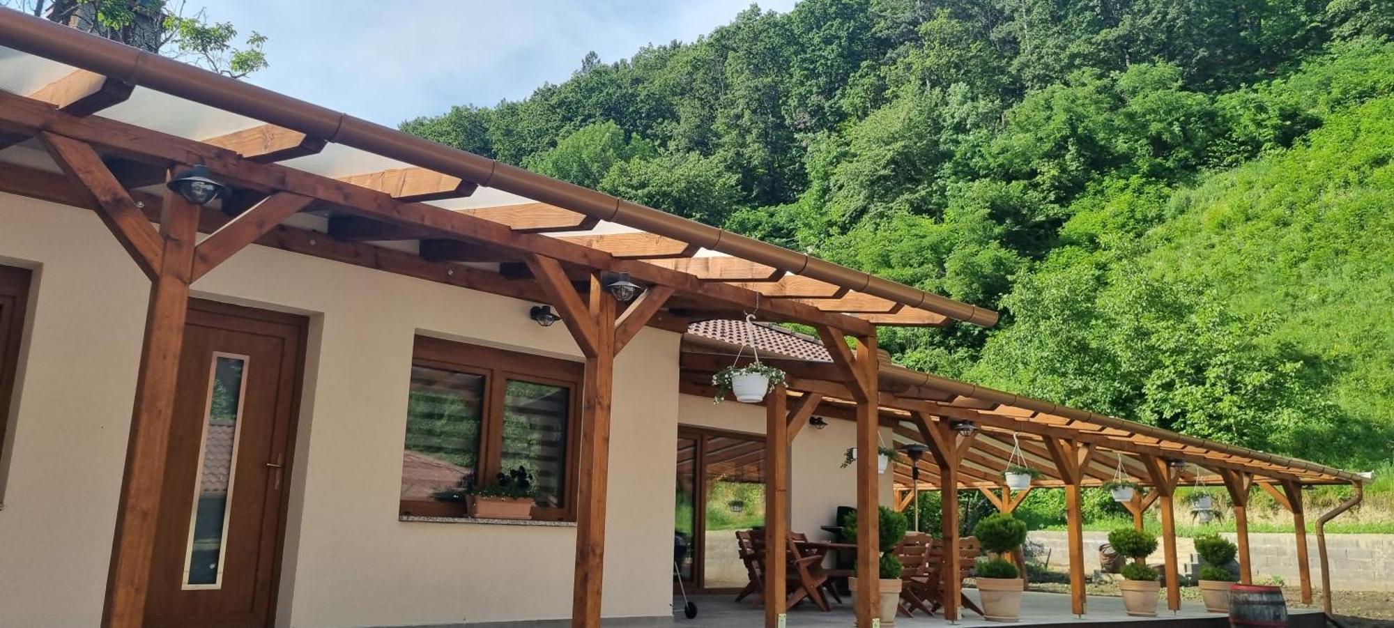 Hos Vendeghaz -oenallo Vendeghaz, Mely Csak Az Oenoeke * Miskolc